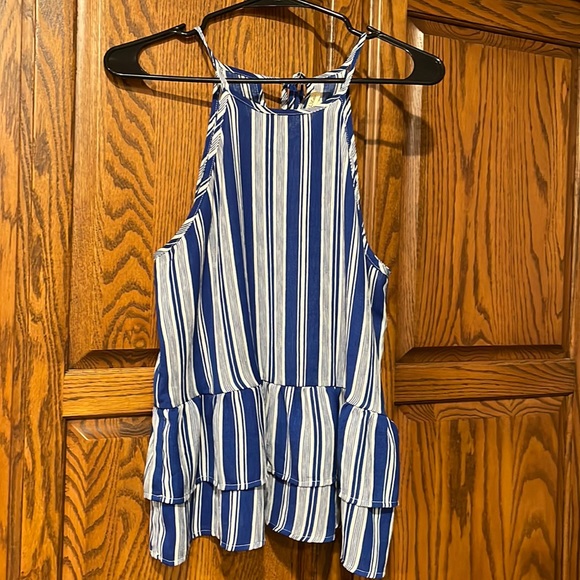 Womans lily, white tank top - Picture 1 of 5